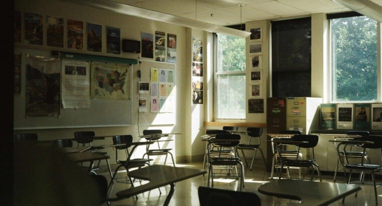 La Democratización del Material Educativo: Un Pilar para la Equidad Escolar